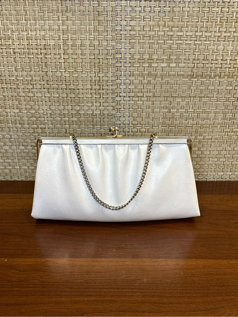 VTG 1950s-60s Andé White Faux Leather Clutch Kiss Lock Mid Century Evening Bag